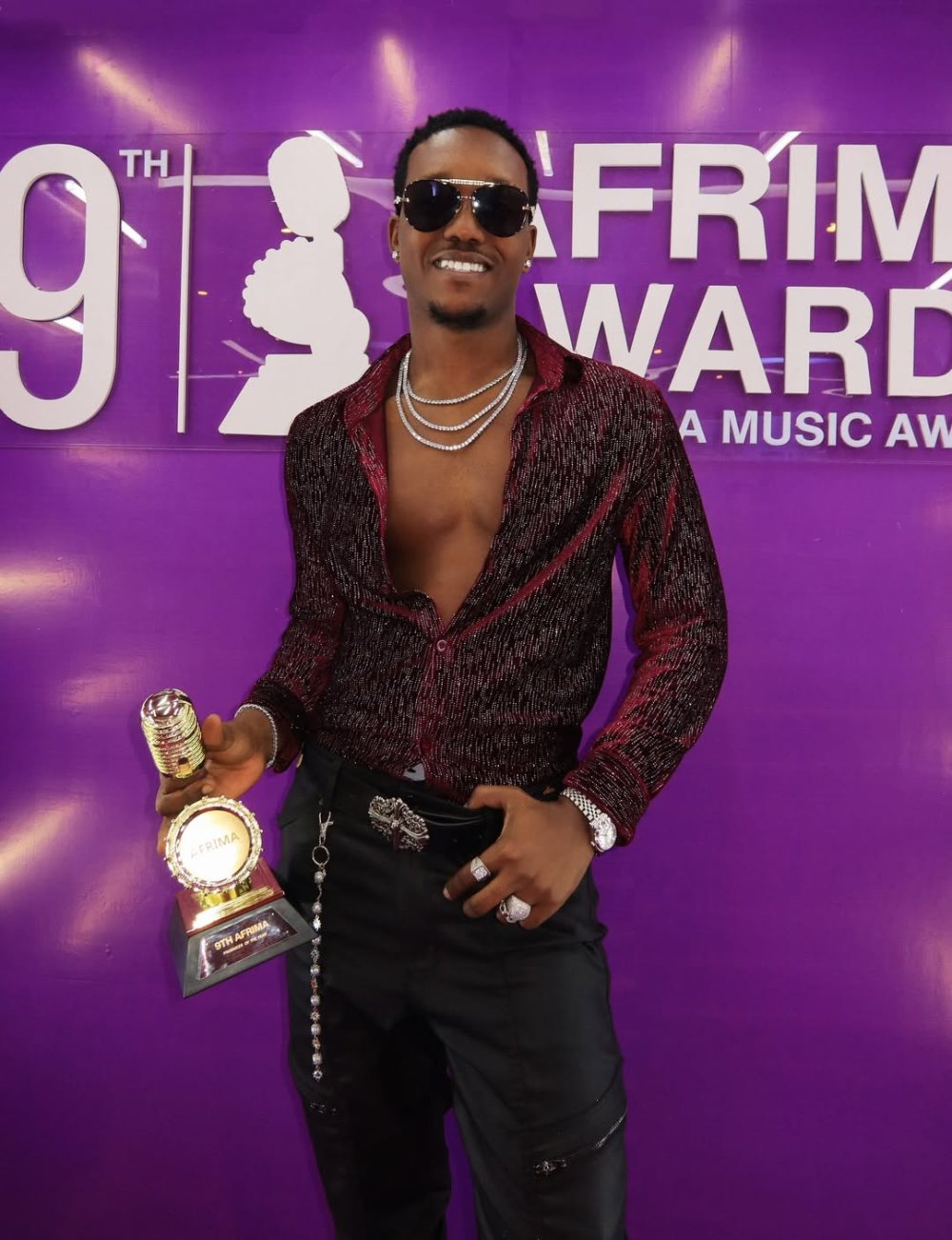 Muyango, ni umwe mu bahanzi bazaririmba muri ibi bitaramo byo kwizihiza Intwari z’u Rwanda naho, Mariya Yohana, niwe uzaba ari umuhanzi mukuru muri ibi bitaramo,